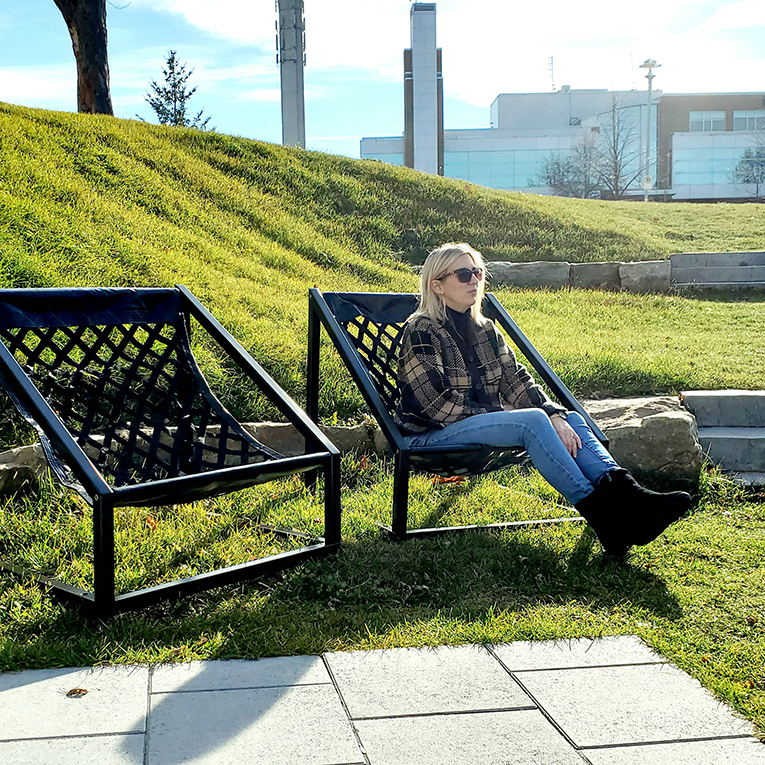 CHAISE HAMAC URBAINE - MOBILIR SCOLAIRE - MOBILIER URBAIN