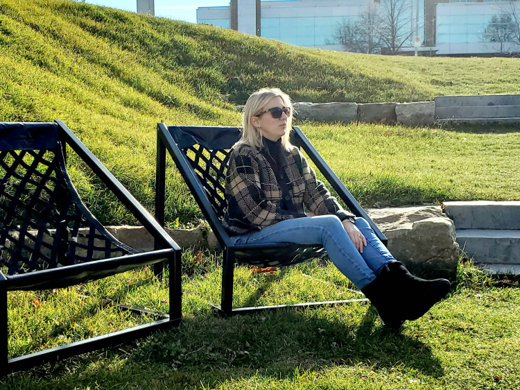 Chaise hamac urbaine ludique