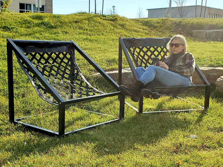 CHAISE HAMC URBAINE - MOBILIER SCOLAIRE - MOBILIER COMMERCIAL EXTÉRIEUR - MOBILIER LUDIQUE