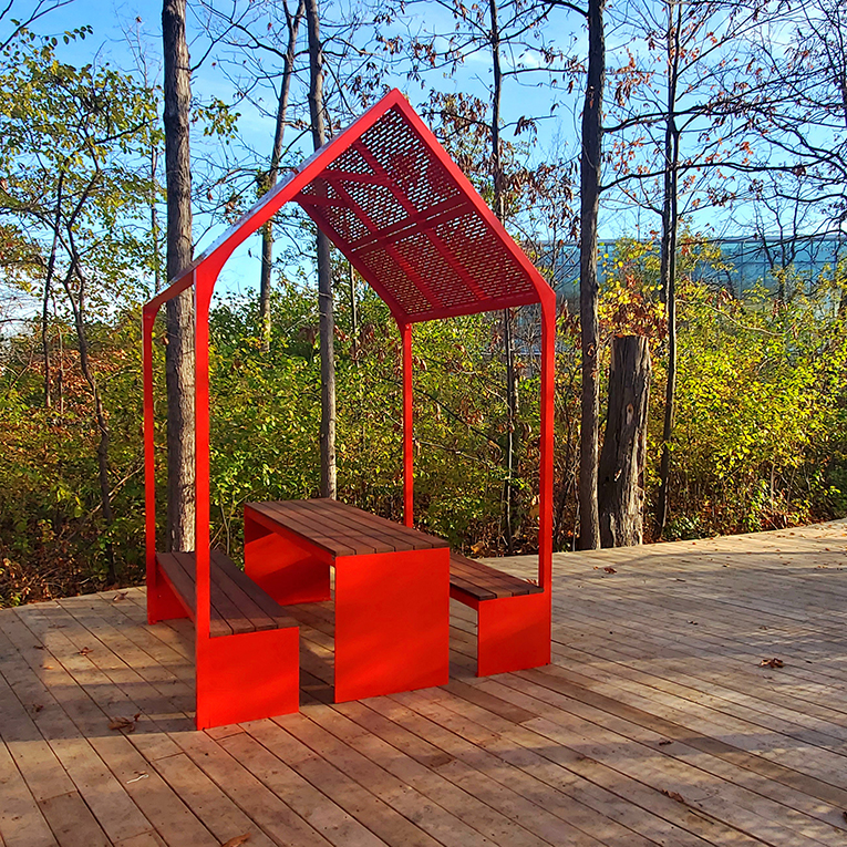 Table pique-nique avec abri solaire