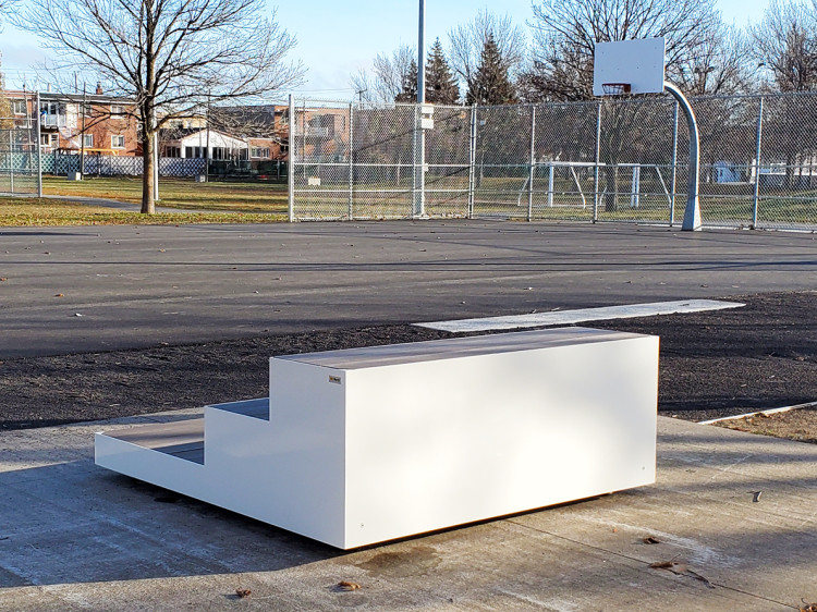 Estrade urbaine - mobilier urbain
