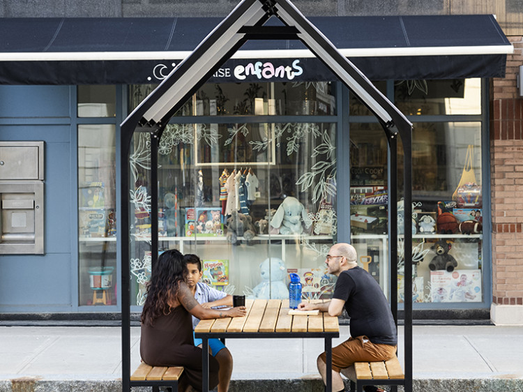 Mobilier urbain transitoire, mobilier piétonnisation des rues, table pique-nique éphémère, mobilier éphémère, place éphémère