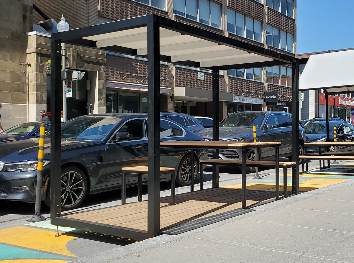 Mobilier urbain transitoire, mobilier piétonnisation des rues, table pique-nique éphémère, mobilier éphémère, place éphémère