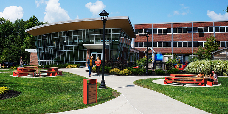 Table pique-nique circulaire - table pique-nique urbaine - mobilier urbain Montréal