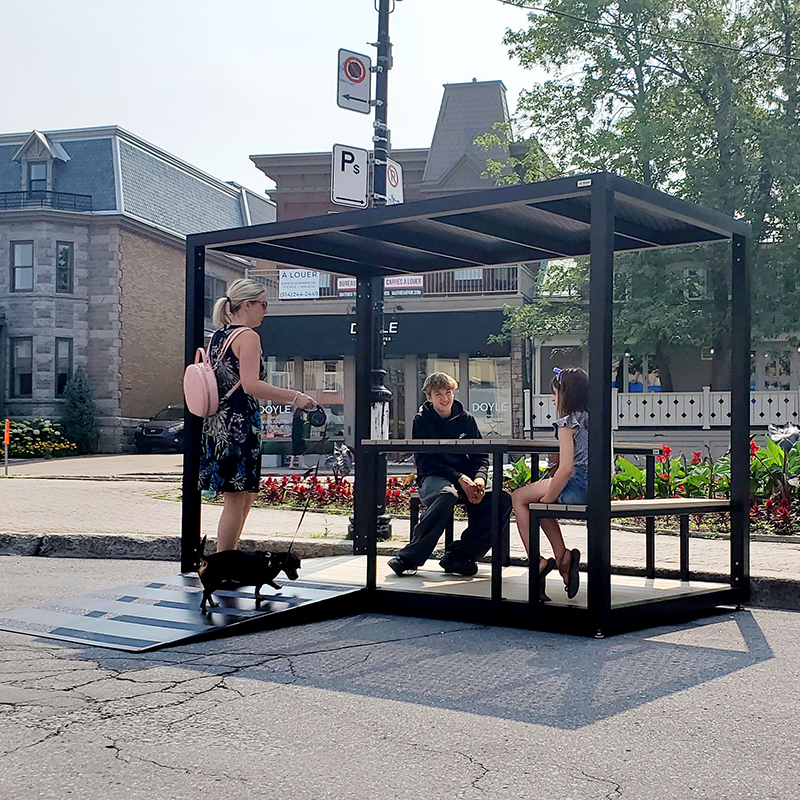 mobilier urbain ludique - rue piétonne - table pique-nique place éphémère EN
