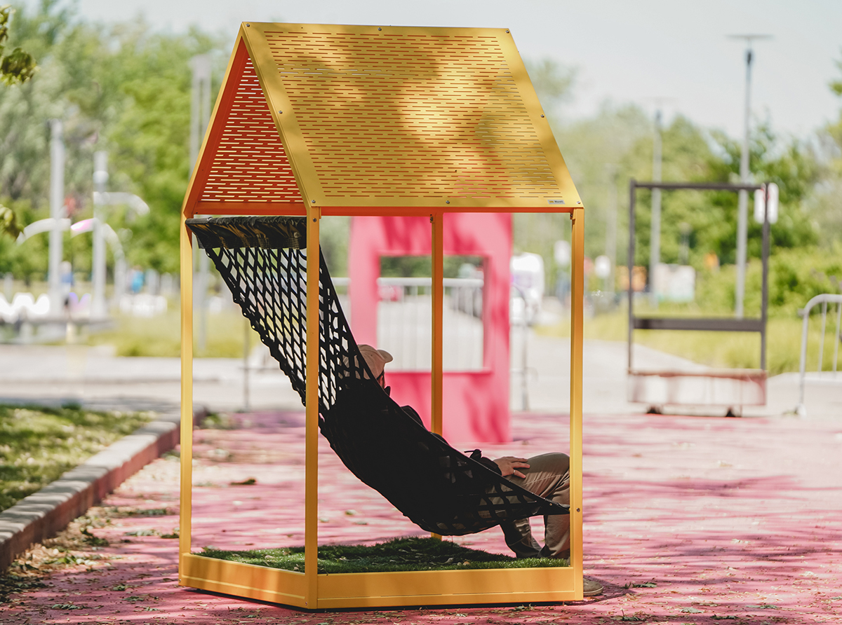 Mobilier urbain - chaise hamac urbaine