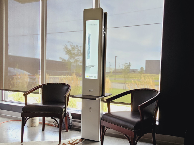 Borne de recharge pour cellulaire et appareil mobile