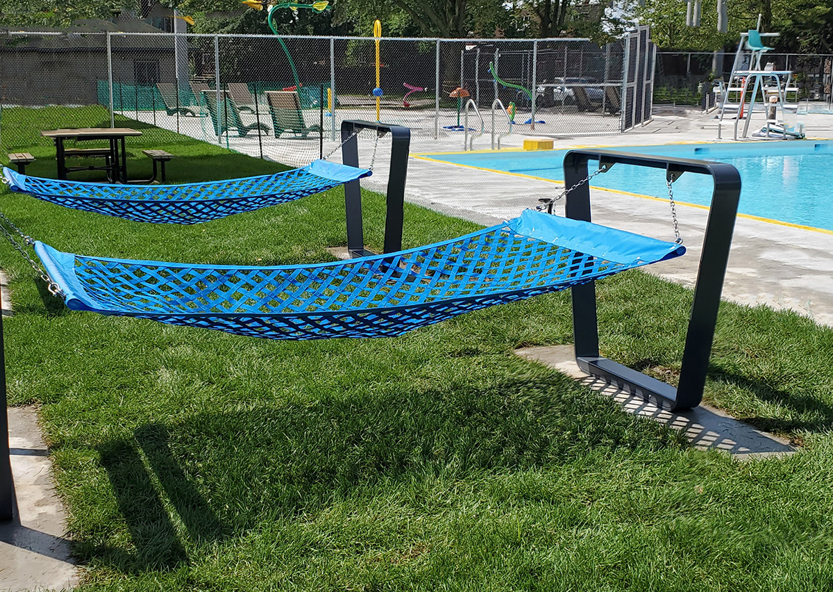 Hamac urbain - mobilier espace aquatique - mobilier piscine municipale