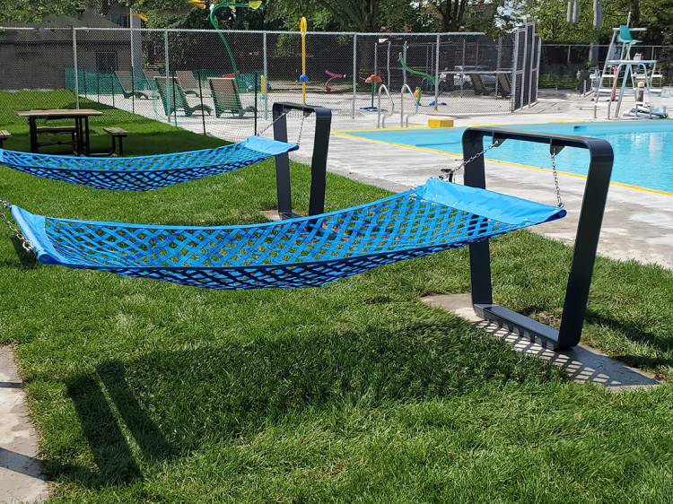 Hamac urbain - mobilier espace aquatique - mobilier piscine municipale
