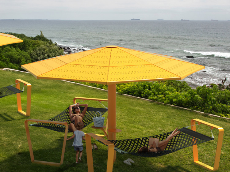 Parasol Métallique - Parasol 4 saisons - Mobilier urbain Montréal - abri solaire résistant