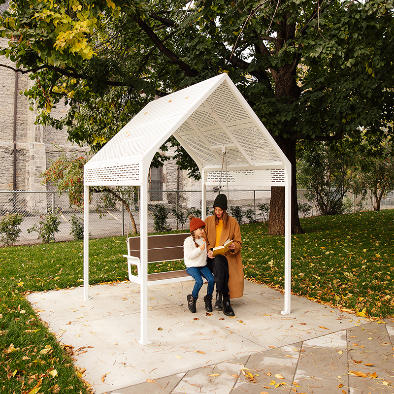 Balançoire urbaine - mobilier urbain avec abri solaire