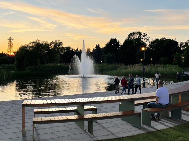 Mobilier modulaire urbain sinueux - mobilier espace collaboratif extérieur - mobilier scolaire extérieur