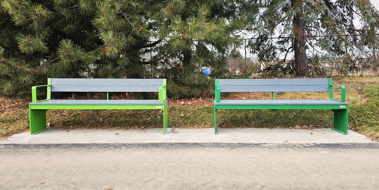 Banc urbain - mobilier avec dossier et accoudoirs- Mobilier de parc urbain - Urban bench with backrest and armrest