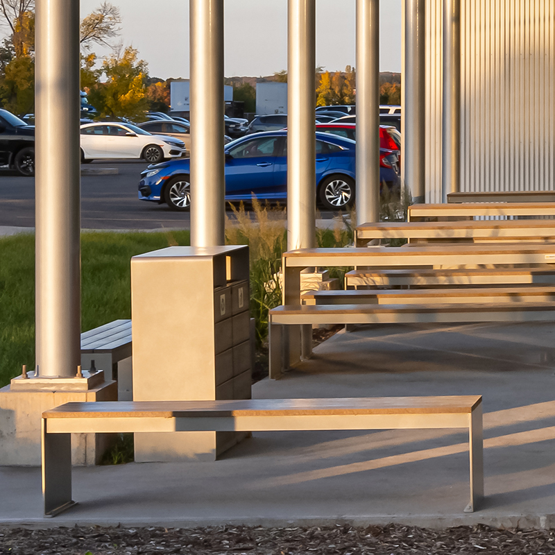 espace collaboratif extérieur,  aménagement terrasse extérieur pour employés, mobilier commercial, aménagement terrasse bureau, mobilier de terrasse pour entreprise