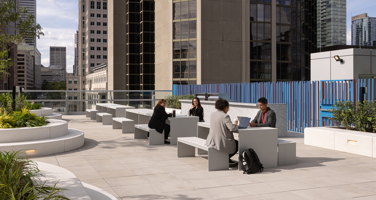 Table pique-nique modulaire, accès universel (PMR), mobilier urbain, table à pique-nique, table publique, banc public, mobilier espace public, mobilier extérieur, mobilier d'espace collaboratif extérieur, mobilier espace commercial, mobilier de parc, mobilier scolaire, station touristique, mobilier terrasse commerciale, mobilier place publique, mobilier toit-terrasse extérieur, mobilier modulaire urbain
Modular picnic table, universal access (ADA), urban furniture, street furniture, site furnishings, public table, public bench, modular picnic table, public space furniture, public square outdoor furniture, outdoor furniture, outdoor collaborative space furniture, commercial furniture, park furniture, school outdoor furniture, touristic station, Touristic site outdoor furniture, commercial terrace furniture, rooftop terrace furniture, urban modular furniture
