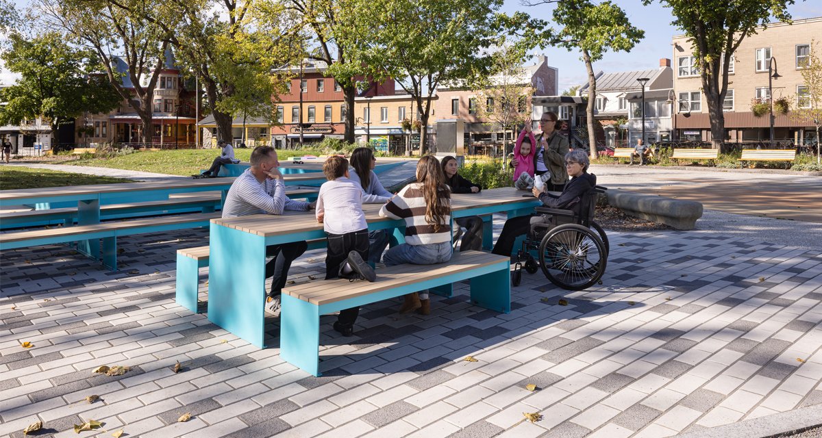 Table pique-nique modulaire, accès universel (PMR), mobilier urbain, table à pique-nique, table publique, banc public, mobilier espace public, mobilier extérieur, mobilier d'espace collaboratif extérieur, mobilier espace commercial, mobilier de parc, mobilier scolaire, station touristique, mobilier terrasse commerciale, mobilier place publique, mobilier toit-terrasse extérieur, mobilier modulaire urbain
Modular picnic table, universal access (ADA), urban furniture, street furniture, site furnishings, public table, public bench, modular picnic table, public space furniture, public square outdoor furniture, outdoor furniture, outdoor collaborative space furniture, commercial furniture, park furniture, school outdoor furniture, touristic station, Touristic site outdoor furniture, commercial terrace furniture, rooftop terrace furniture, urban modular furniture
