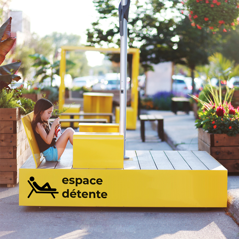 Plateforme, module d’assise urbaine, chaise longue, espace pique-nique, mobilier urbain, banc public, mobilier espace public, mobilier extérieur, mobilier d'espace collaboratif extérieur, mobilier espace commercial, mobilier de parc, mobilier scolaire, station touristique, mobilier terrasse commerciale, mobilier place publique, mobilier toit-terrasse extérieur, mobilier modulaire urbain
Platform, urban seating platform, lounge chair, picnic area, urban furniture, street furniture, site furnishings, public bench, public space furniture, public square outdoor furniture, outdoor furniture, outdoor collaborative space furniture, commercial furniture, park furniture, school outdoor furniture, touristic station, touristic site outdoor furniture, commercial terrace furniture, rooftop terrace furniture, urban modular furniture
