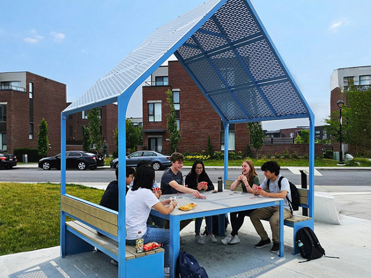 Table pique-nique modulaire, accès universel (PMR), maisonnette, abri solaire, Abri de table de pique-nique, mobilier urbain, table à pique-nique, table publique, banc public, mobilier espace public, mobilier extérieur, mobilier d'espace collaboratif extérieur, mobilier espace commercial, mobilier de parc, mobilier scolaire, station touristique, mobilier terrasse commerciale, mobilier place publique, mobilier toit-terrasse extérieur, mobilier modulaire urbain
Modular picnic table, universal access (ADA), house, sunshade, solar shelter, Picnic table shelter, urban furniture, street furniture, site furnishings, public table, public bench, modular picnic table, public space furniture, public square outdoor furniture, outdoor furniture, outdoor collaborative space furniture, commercial furniture, park furniture, school outdoor furniture, touristic station, Touristic site outdoor furniture, commercial terrace furniture, rooftop terrace furniture, urban modular furniture
