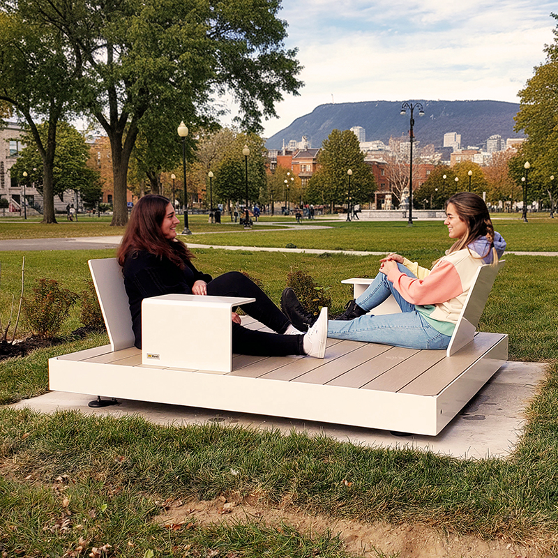 Plateforme, module d’assise urbaine, chaise longue, espace pique-nique, mobilier urbain, banc public, mobilier espace public, mobilier extérieur, mobilier d'espace collaboratif extérieur, mobilier espace commercial, mobilier de parc, mobilier scolaire, station touristique, mobilier terrasse commerciale, mobilier place publique, mobilier toit-terrasse extérieur, mobilier modulaire urbain
Platform, urban seating platform, lounge chair, picnic area, urban furniture, street furniture, site furnishings, public bench, public space furniture, public square outdoor furniture, outdoor furniture, outdoor collaborative space furniture, commercial furniture, park furniture, school outdoor furniture, touristic station, touristic site outdoor furniture, commercial terrace furniture, rooftop terrace furniture, urban modular furniture

